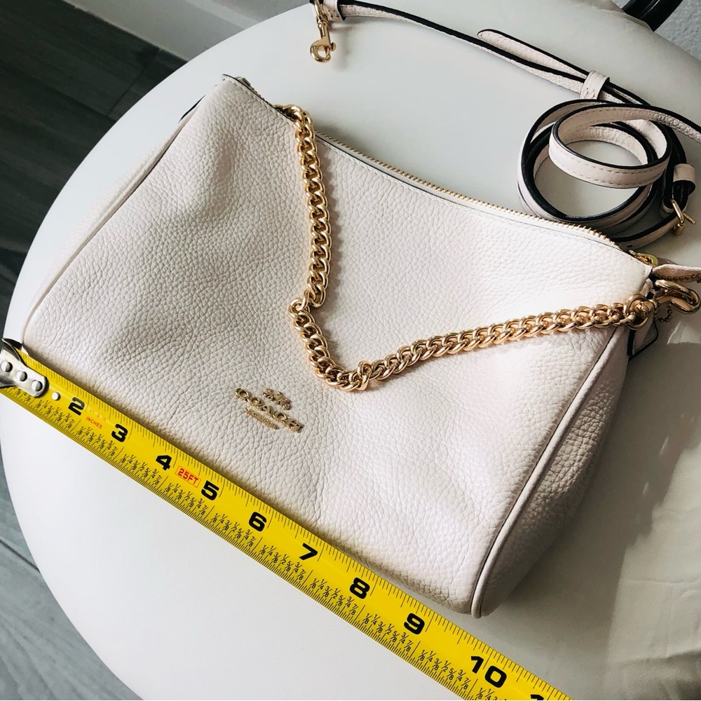 Coach Pebble Leather Chalk  Bag with Gold Chain - Picture 8 of 10